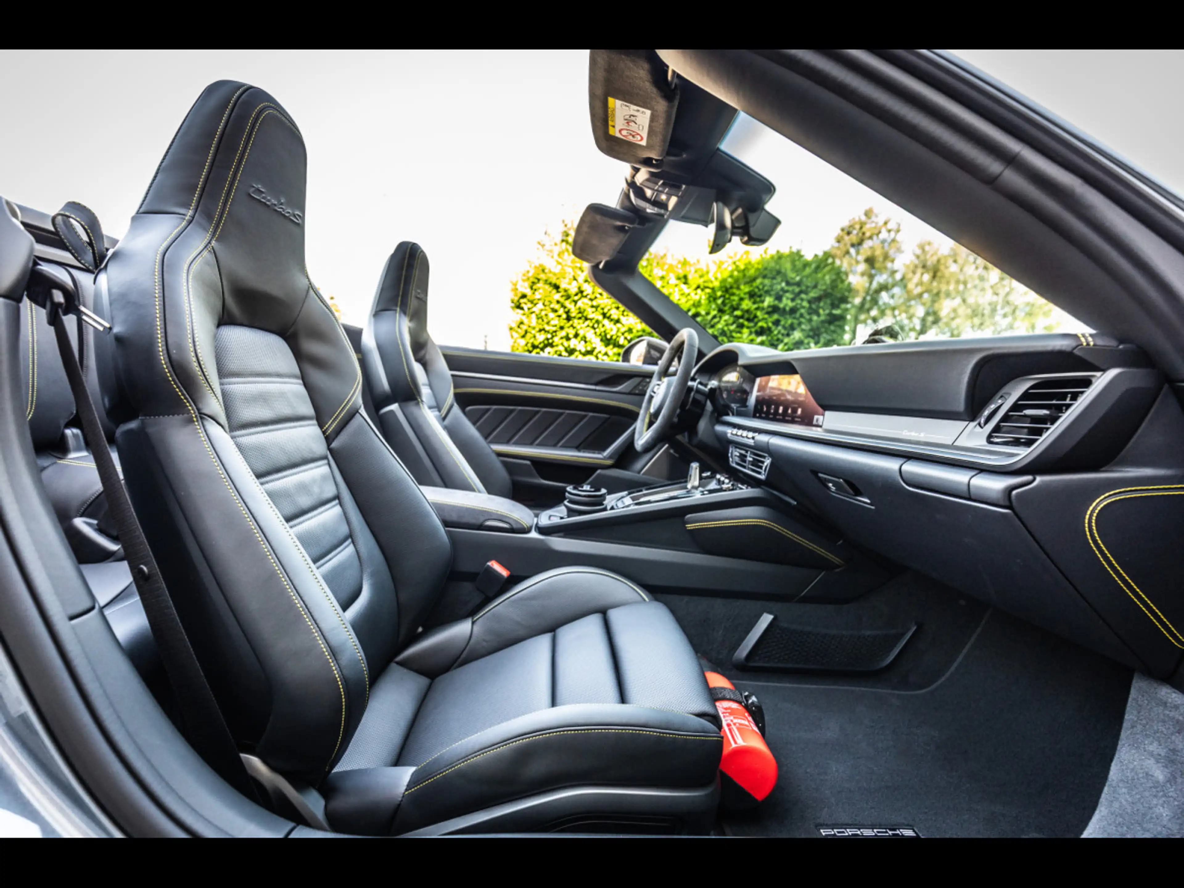 Porsche 911 992.2 TURBO S CABRIOLET PDK°VANADIUM GREY°CARBON — photo 15