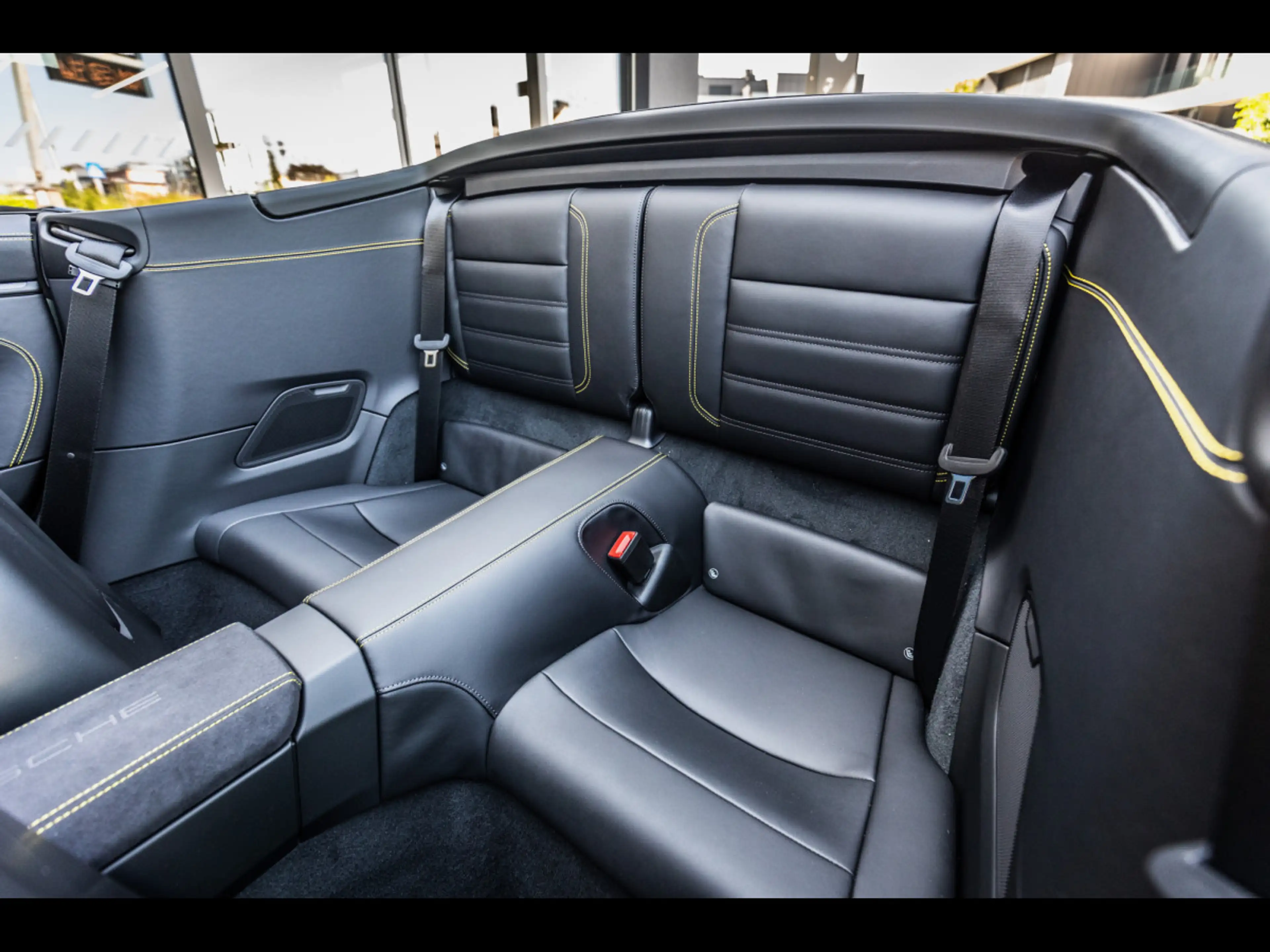Porsche 911 992.2 TURBO S CABRIOLET PDK°VANADIUM GREY°CARBON — photo 13