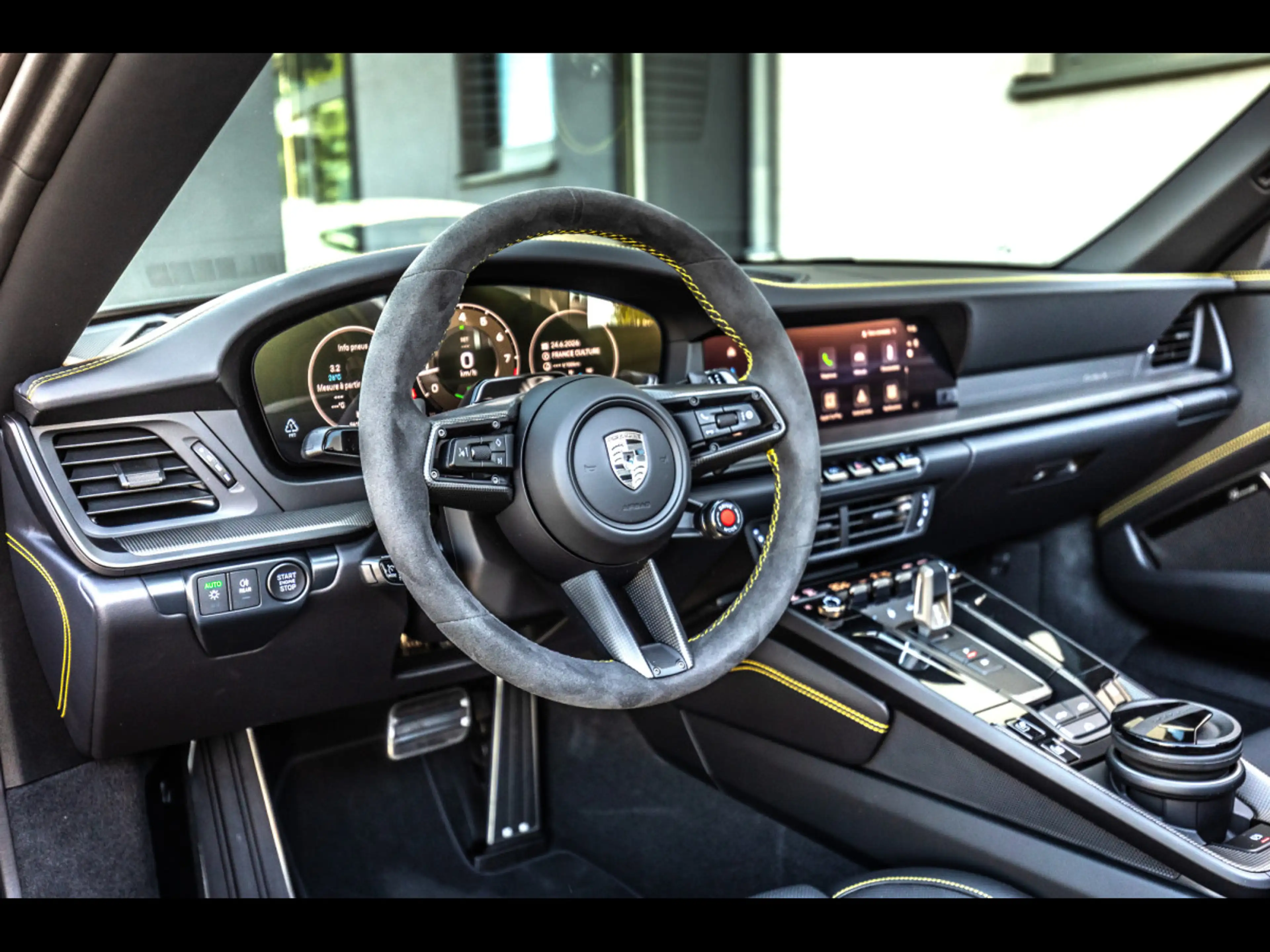 Porsche 911 992.2 TURBO S CABRIOLET PDK°VANADIUM GREY°CARBON — photo 10