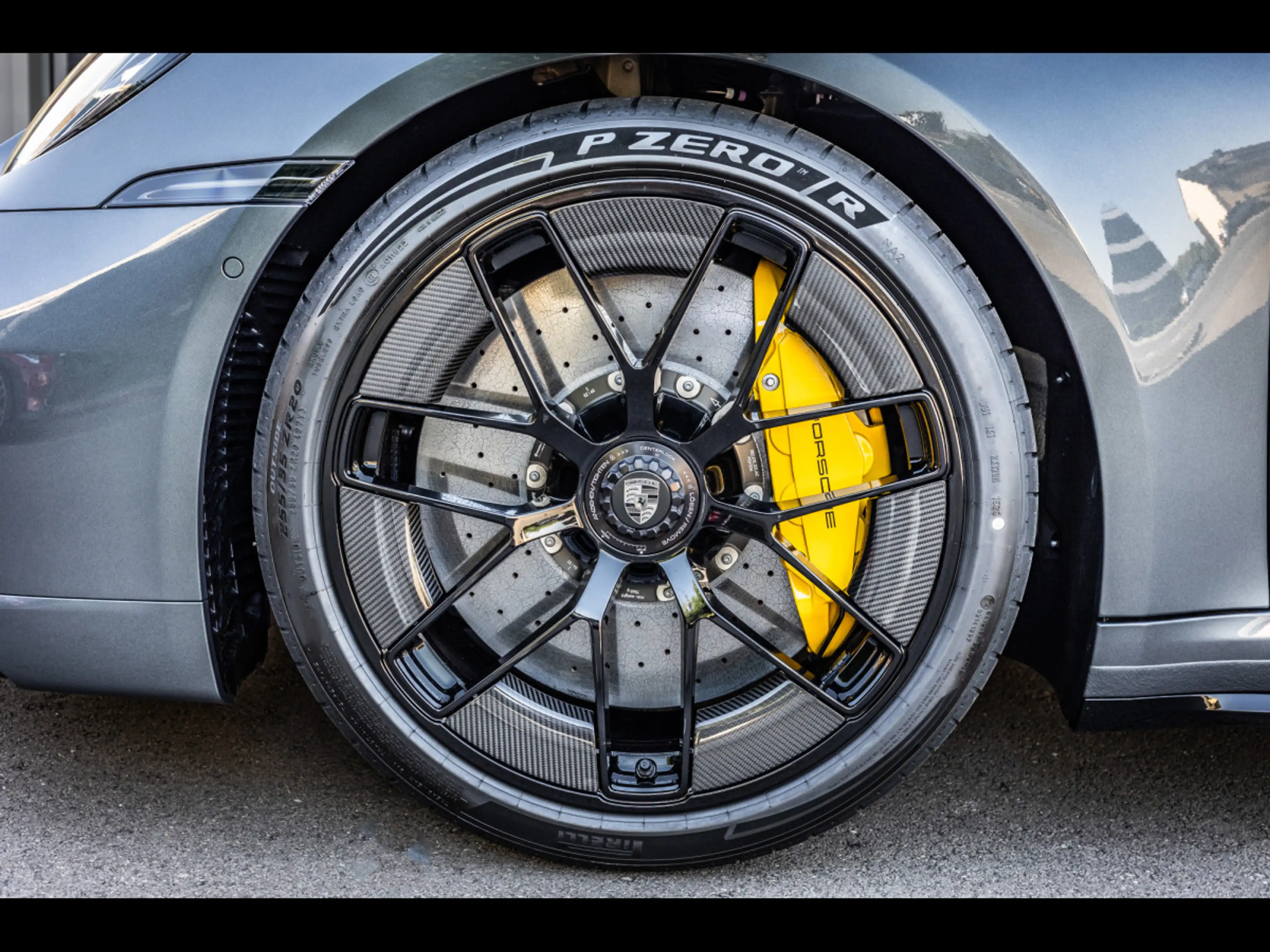 Porsche 911 992.2 TURBO S CABRIOLET PDK°VANADIUM GREY°CARBON — photo 8