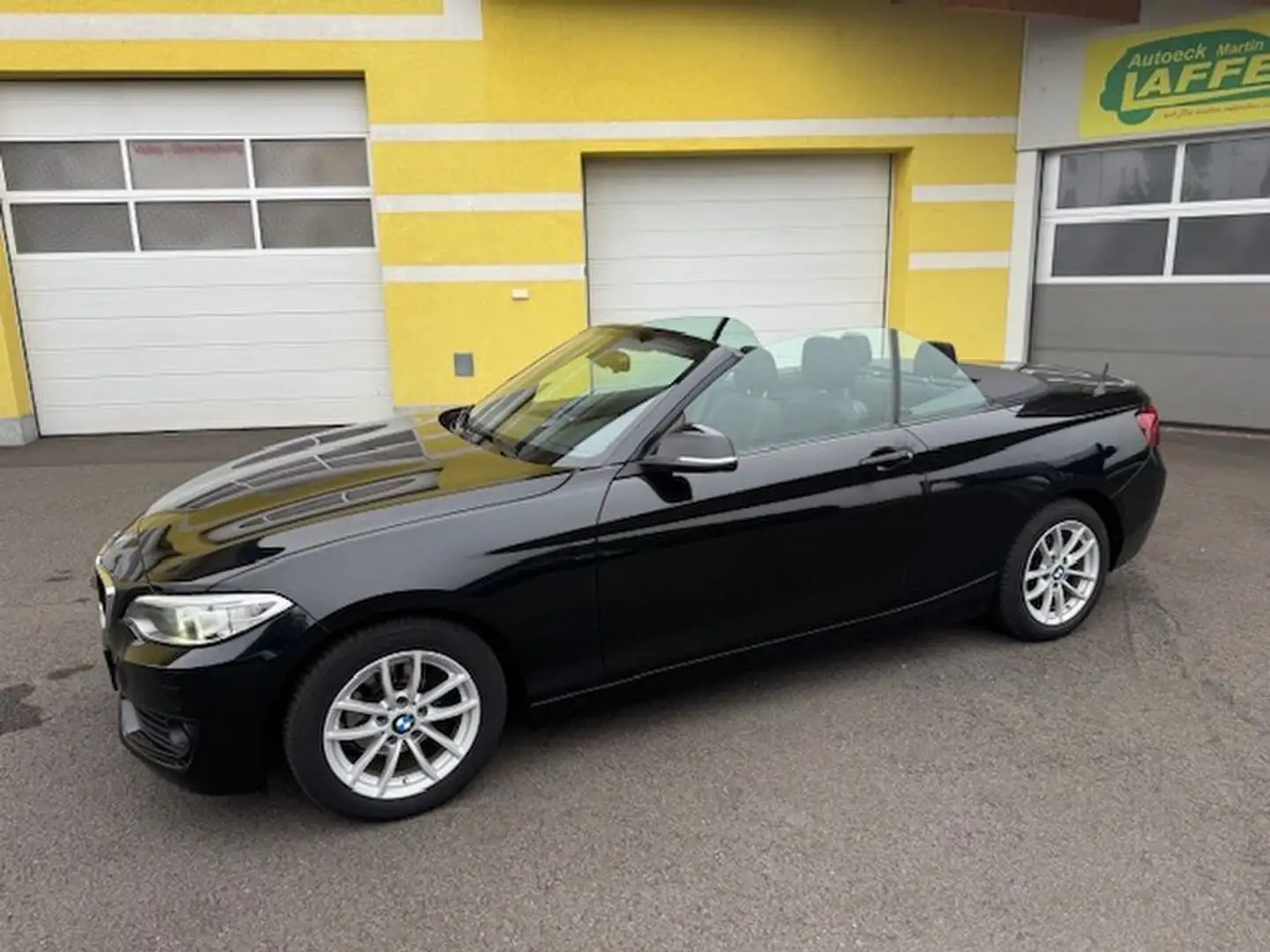 BMW 218 d Cabrio Automatik Advantage Schwarz - 2