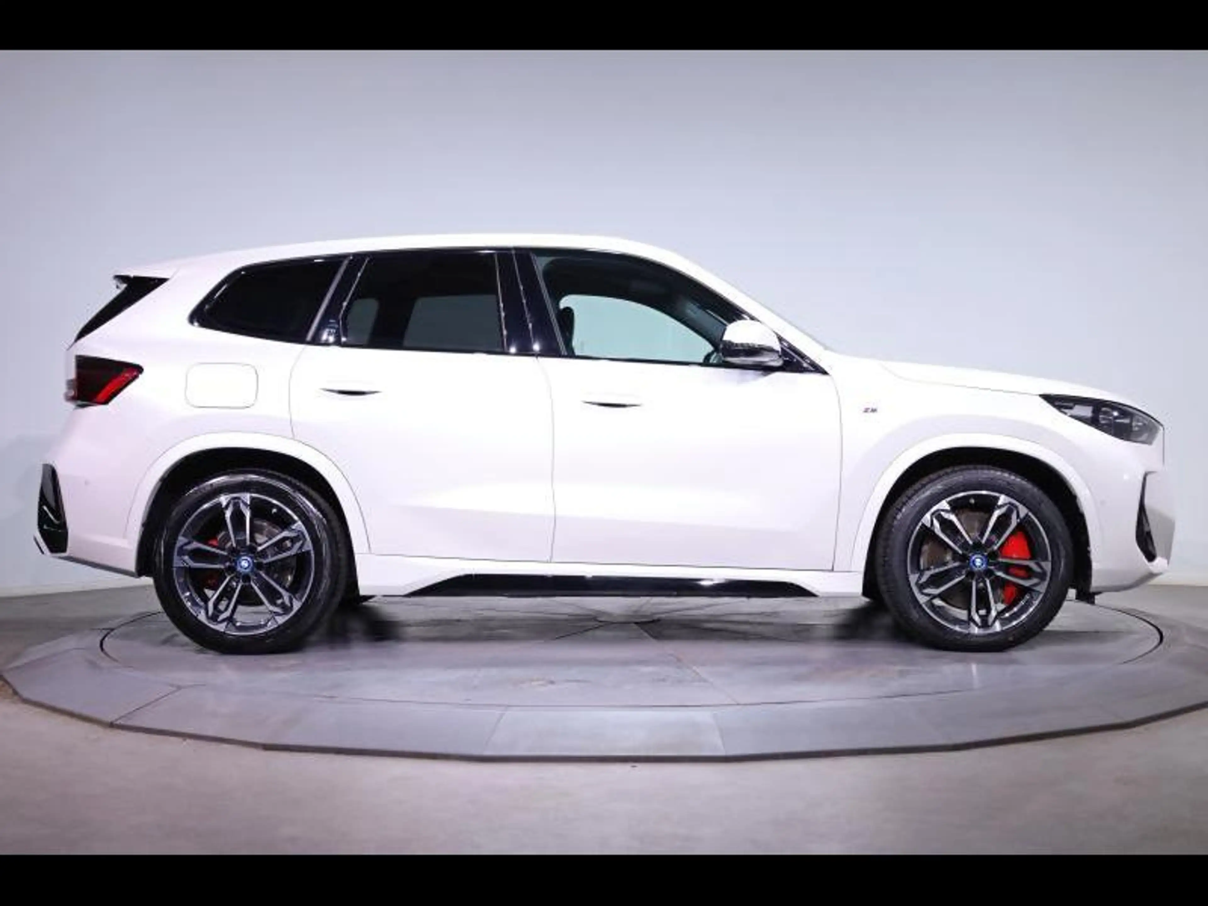 BMW iX1 eDrive20 Kit M Sport — photo 3