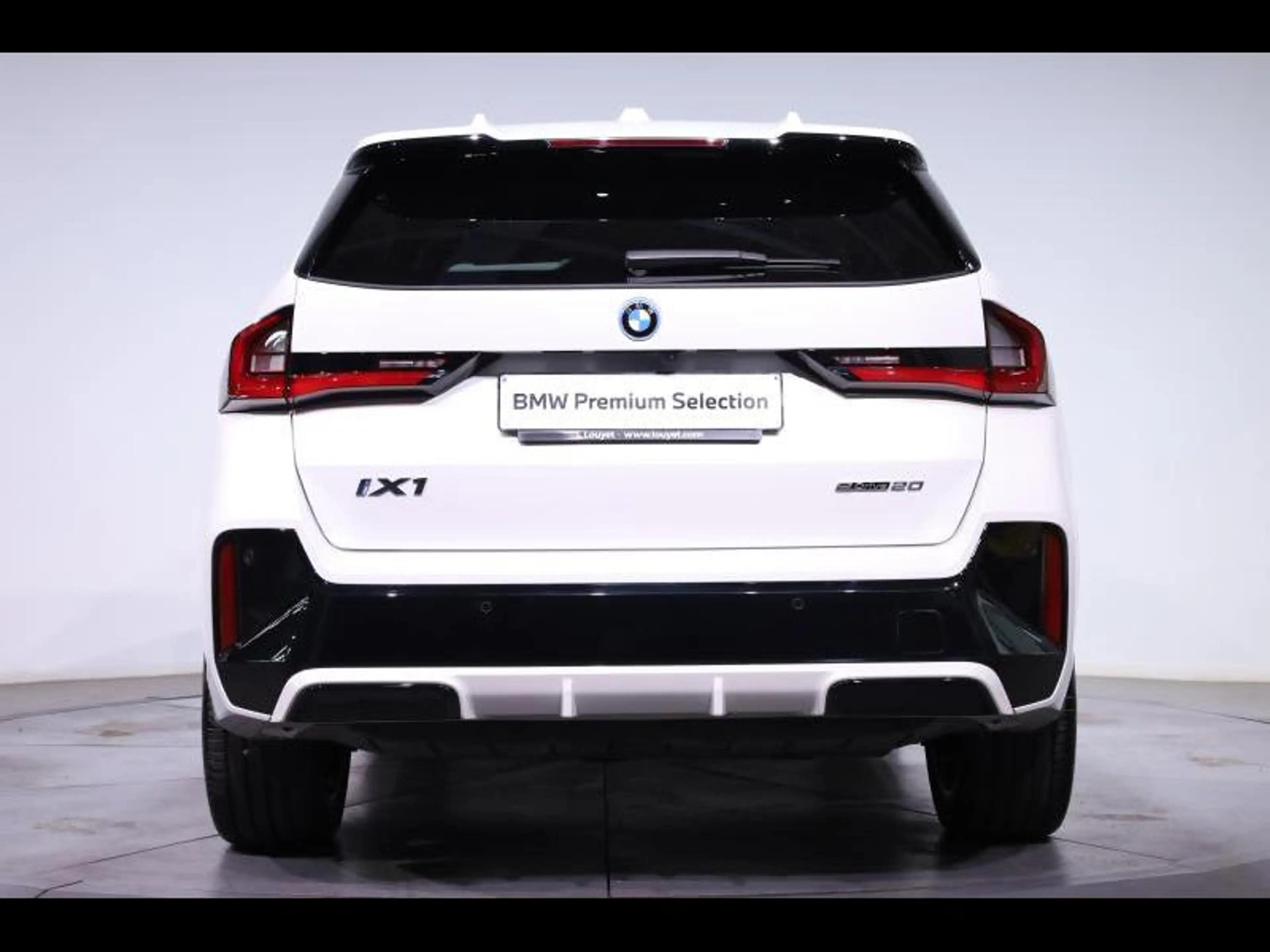 BMW iX1 eDrive20 Kit M Sport — photo 4