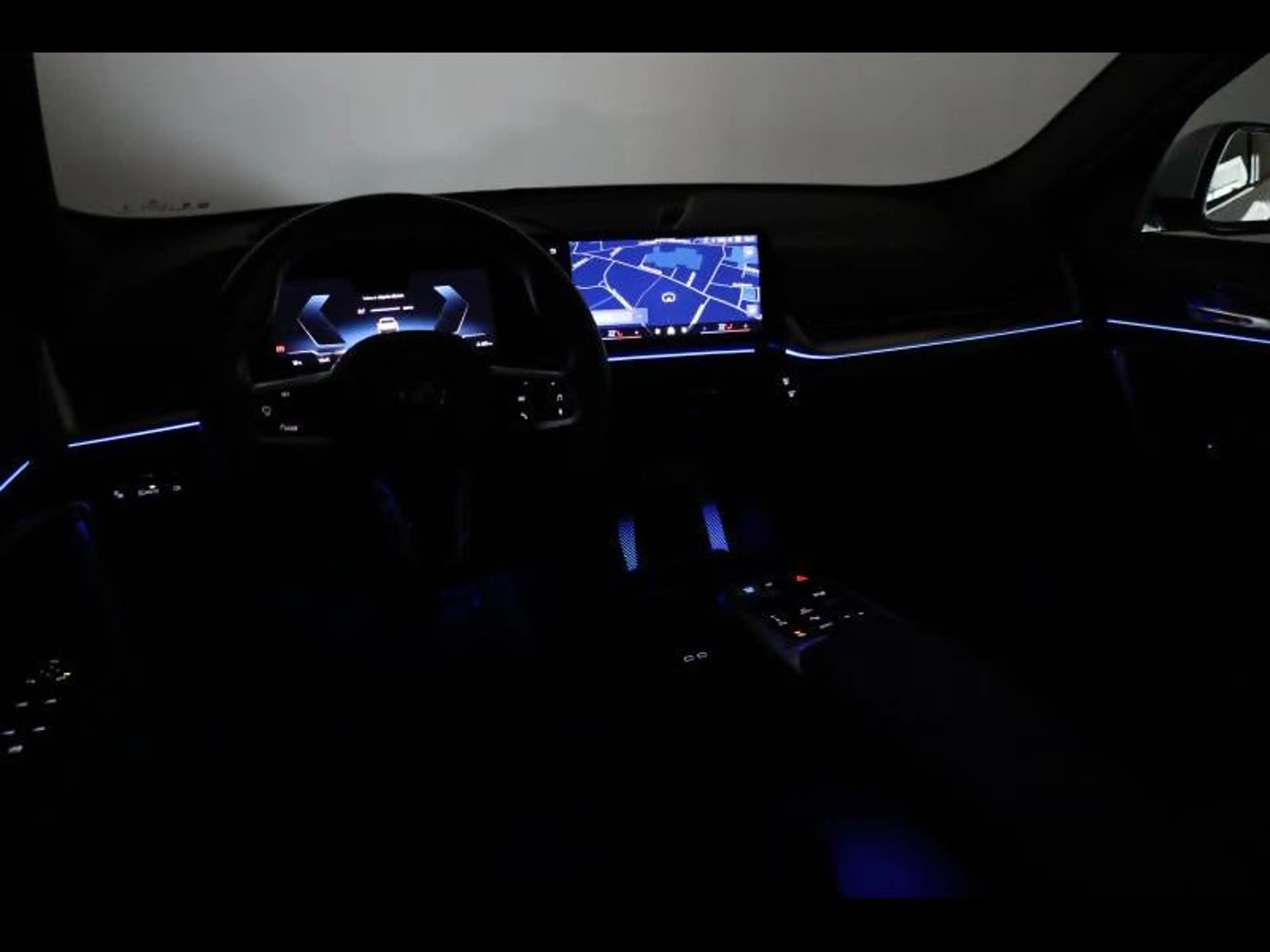 BMW iX1 eDrive20 Kit M Sport — photo 12