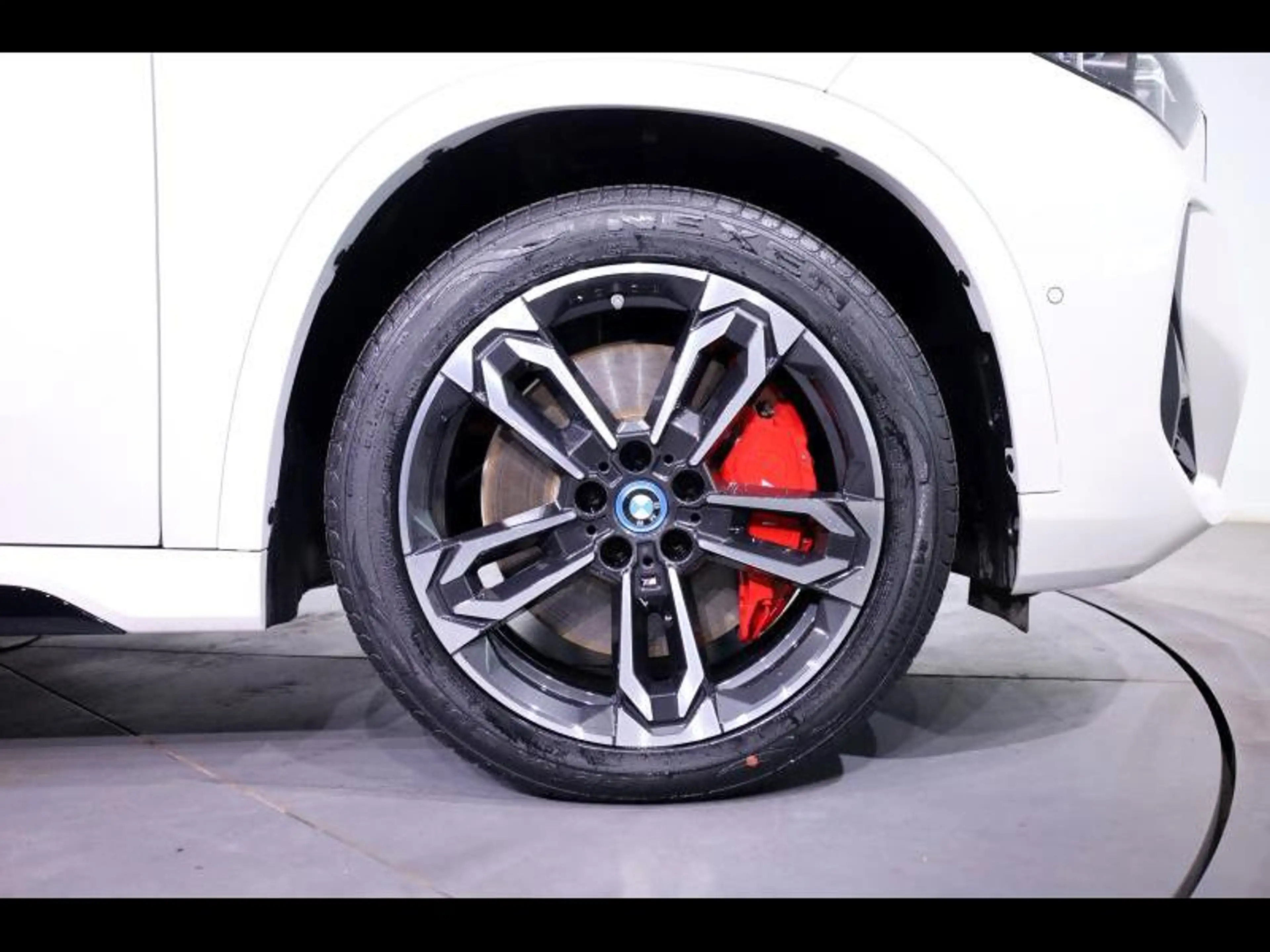 BMW iX1 eDrive20 Kit M Sport — photo 8