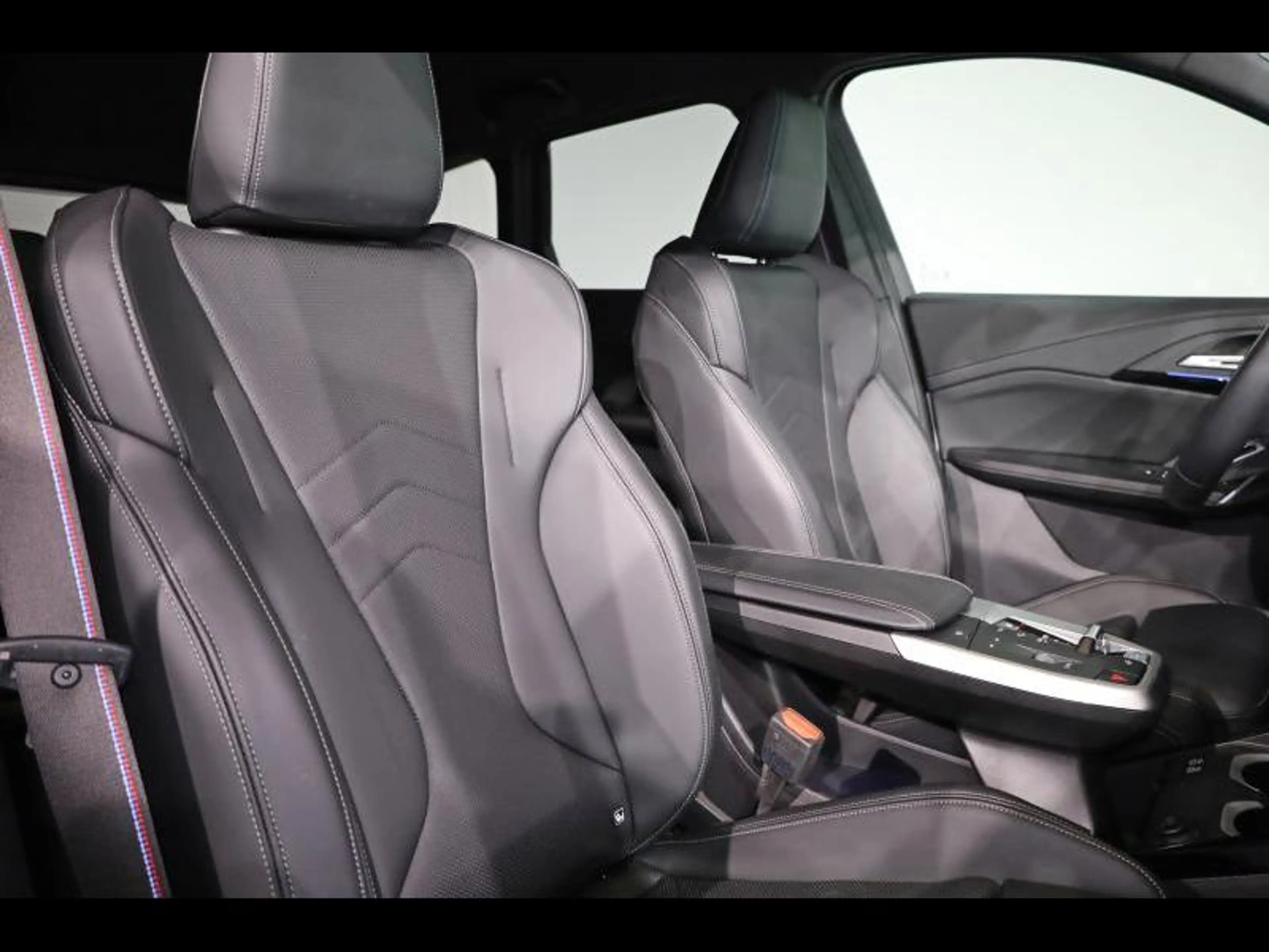 BMW iX1 eDrive20 Kit M Sport — photo 11