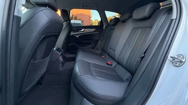 Audi A6 view 11
