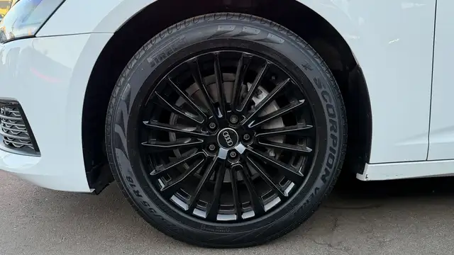 Audi A6 view 5