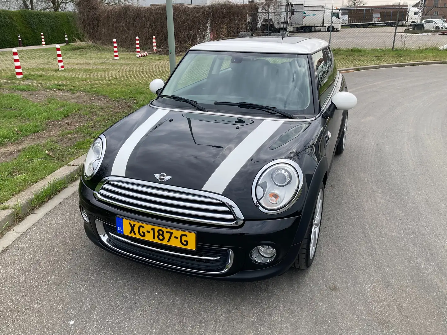 MINI Cooper 1.6 Cooper PANO NAV XENON KEYLESS Chili Wired City Чёрный - 1