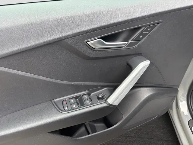 Audi Q2 view 13