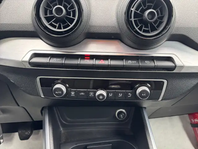 Audi Q2 view 15