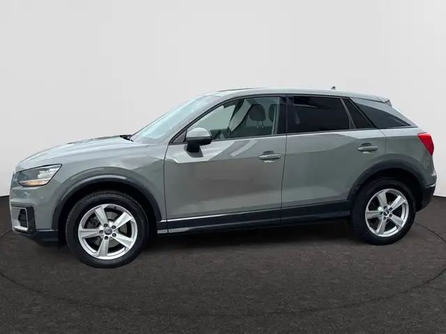 Audi Q2 view 8
