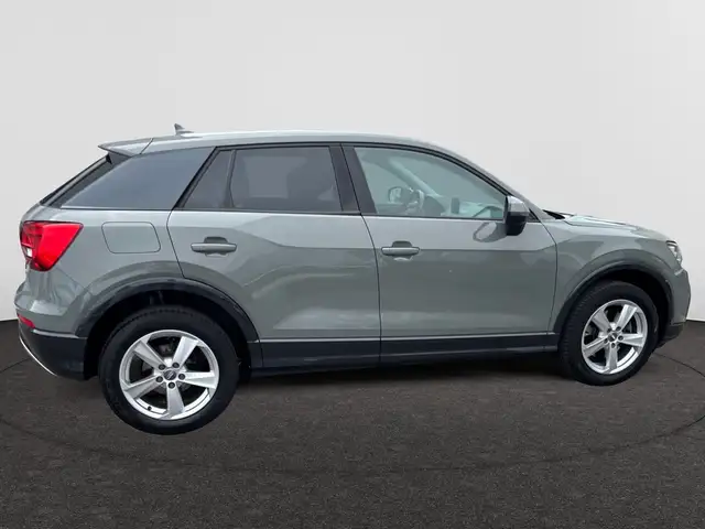Audi Q2 view 7