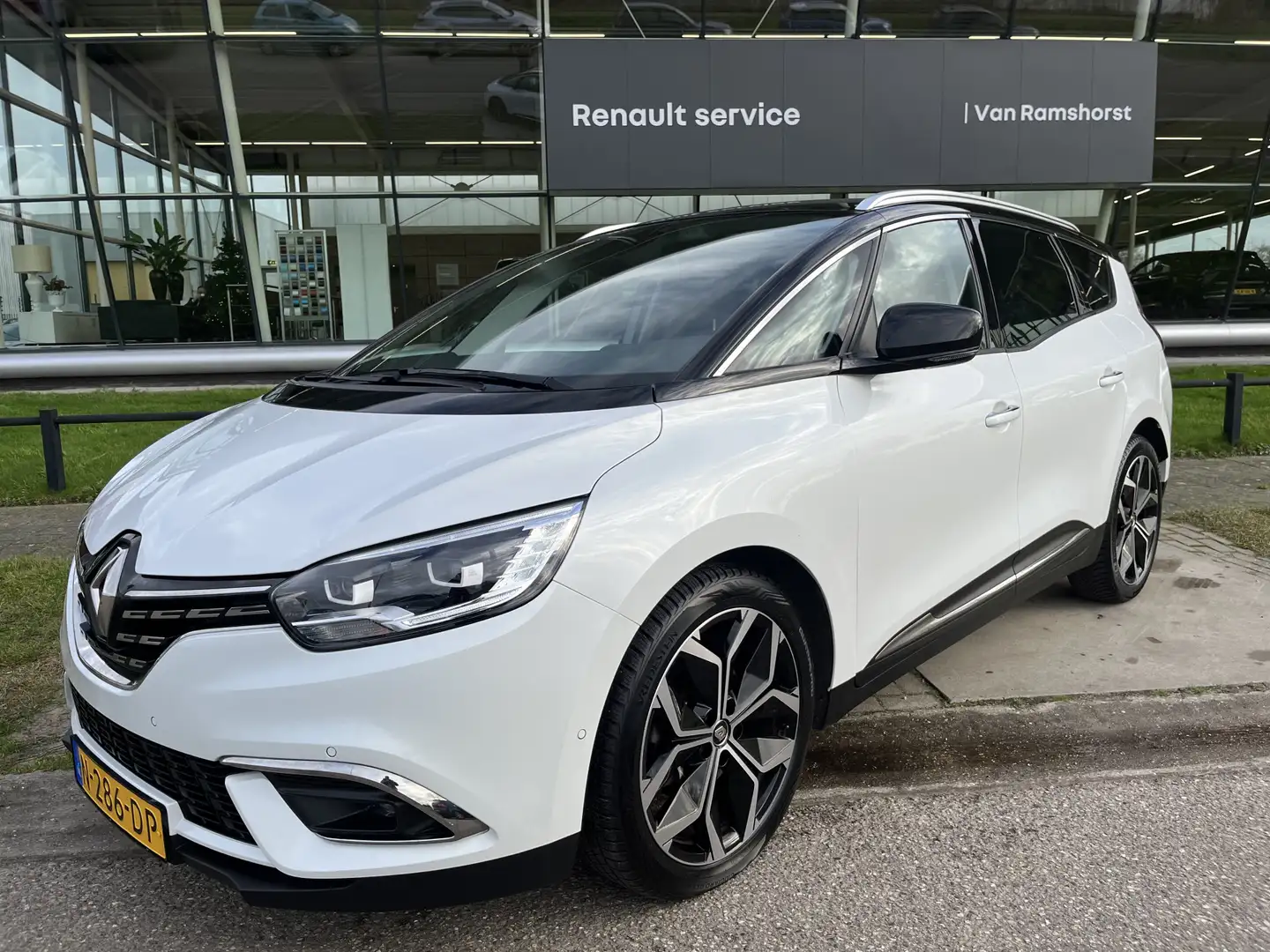 Renault Grand Scenic 1.3 TCe Intens 140 PK Automaat / Trekhaak / 7-Pers Blanc - 1