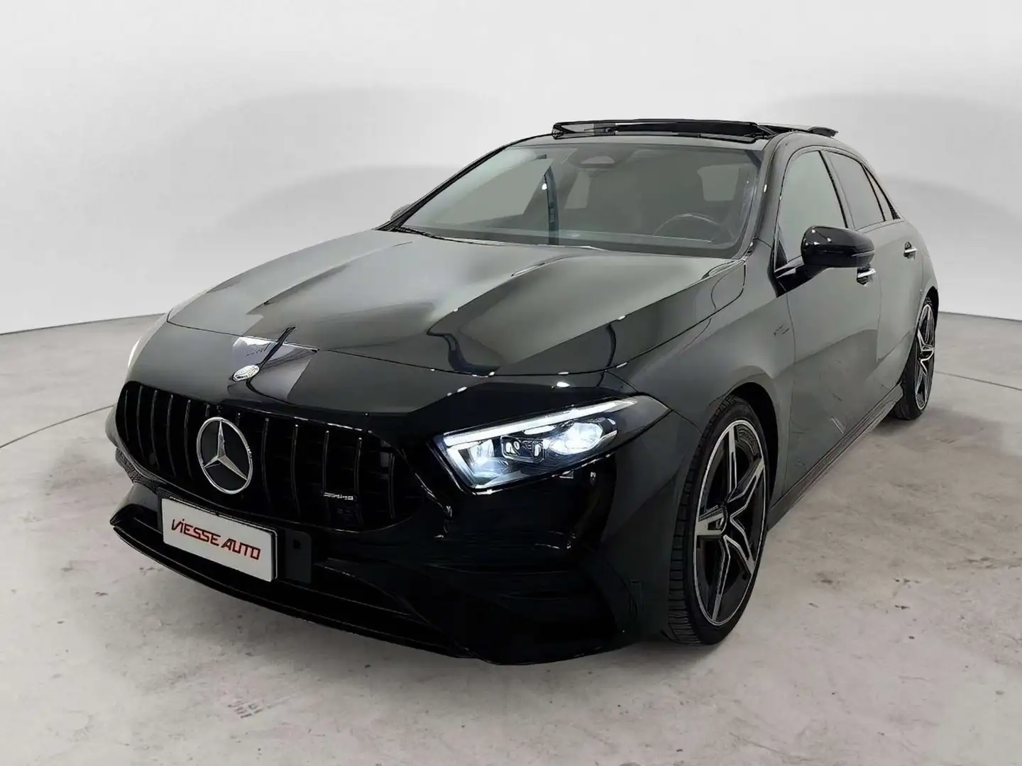 Mercedes-Benz A 35 AMG A AMG 35 Line Premium 4matic auto - 1
