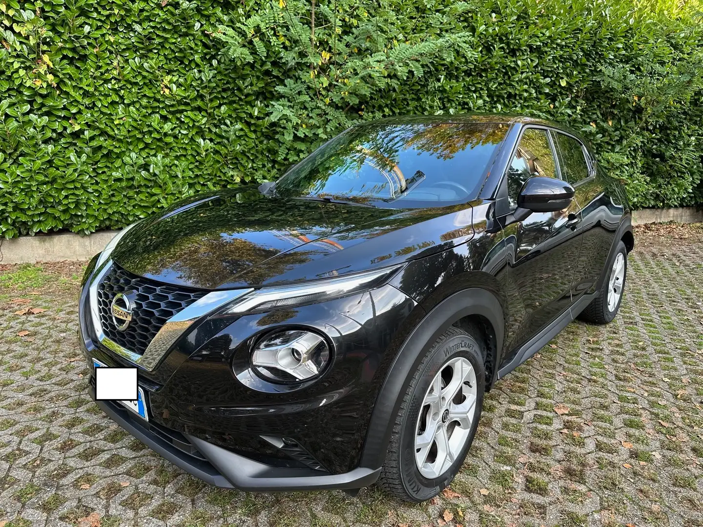 Nissan Juke 1.0 dig-t N-Connecta 114cv Nero - 1