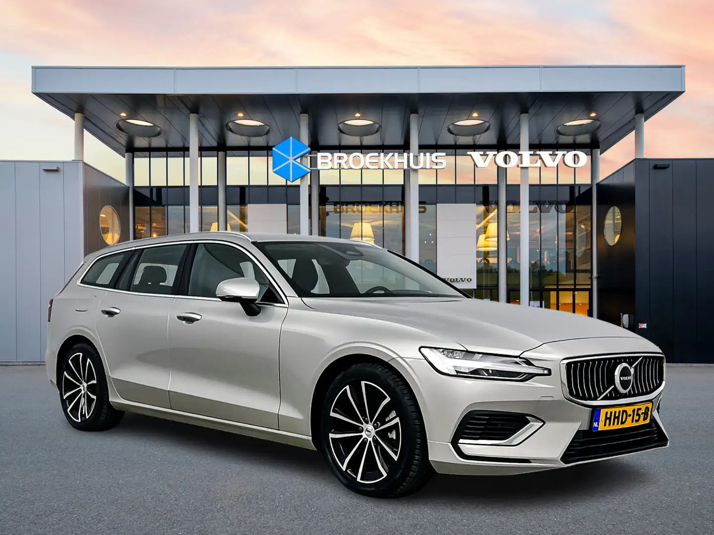 Volvo V60 T6 Recharge Essential | 18" | Leder | Adaptieve cr Gris - 2
