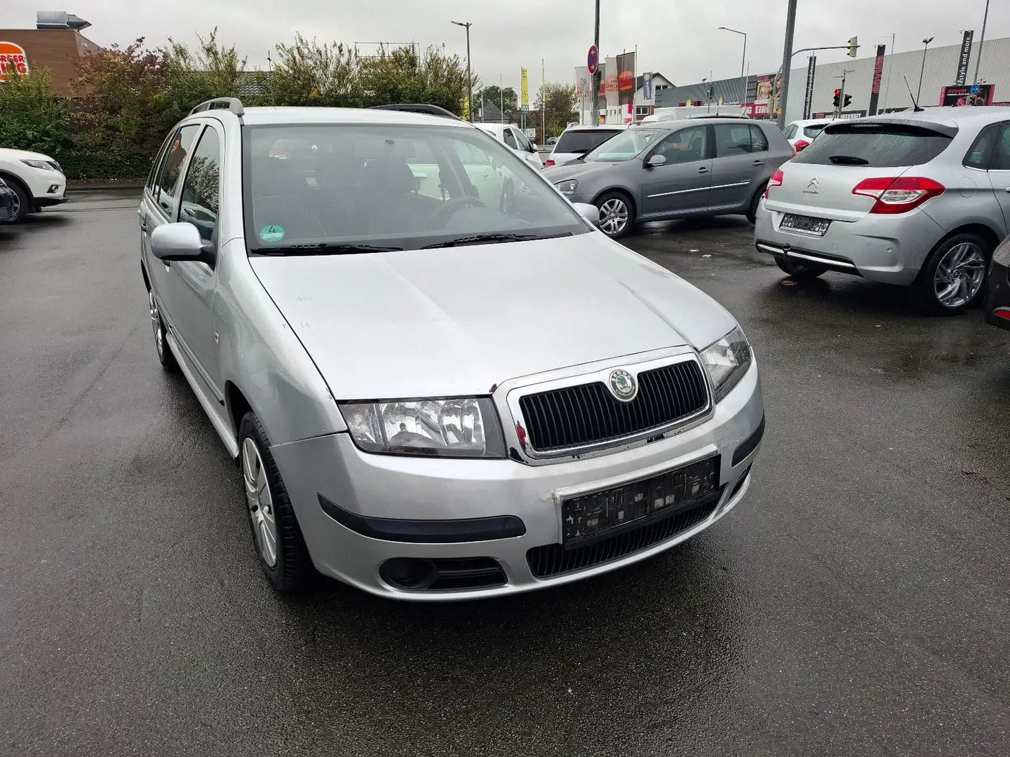 Skoda Fabia Combi 1.4 16V 59 kW Elegance Silber - 1
