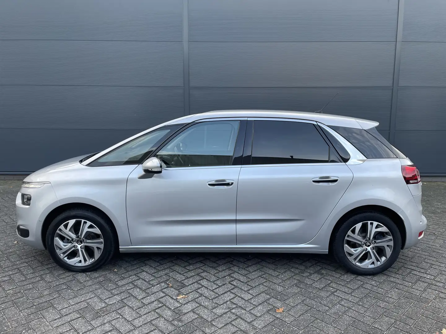 Citroen C4 Picasso 130pk Intensive (Trekhaak - Camera - Keyless Entry Argent - 2
