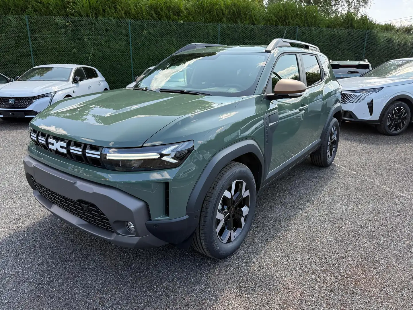 Dacia Duster Hybrid 140 4x2 Extreme Grün - 1