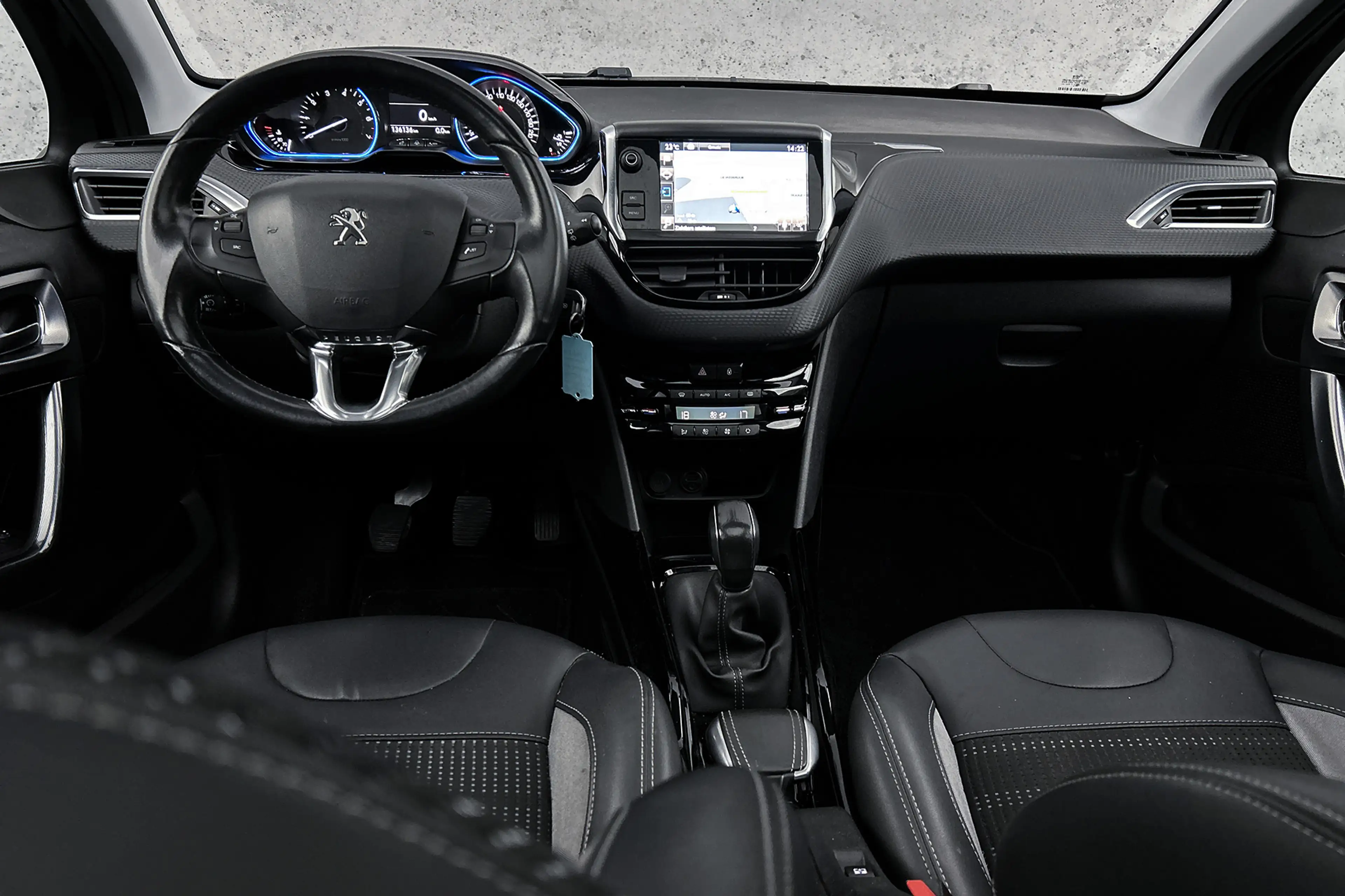Peugeot 2008 1.2 PureTech Allure | Half lederen bekleding | Pan — photo 2
