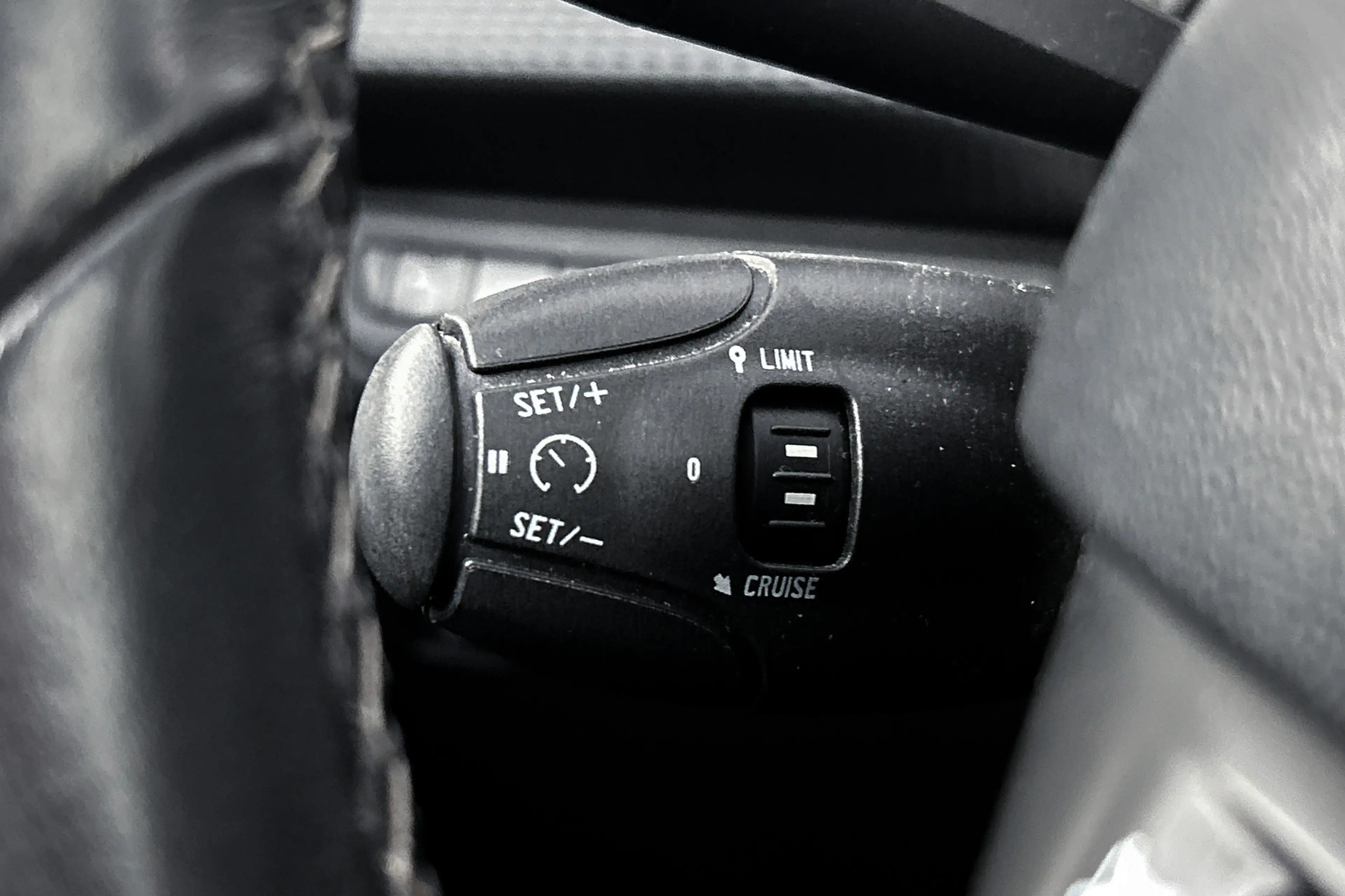 Peugeot 2008 1.2 PureTech Allure | Half lederen bekleding | Pan — photo 16
