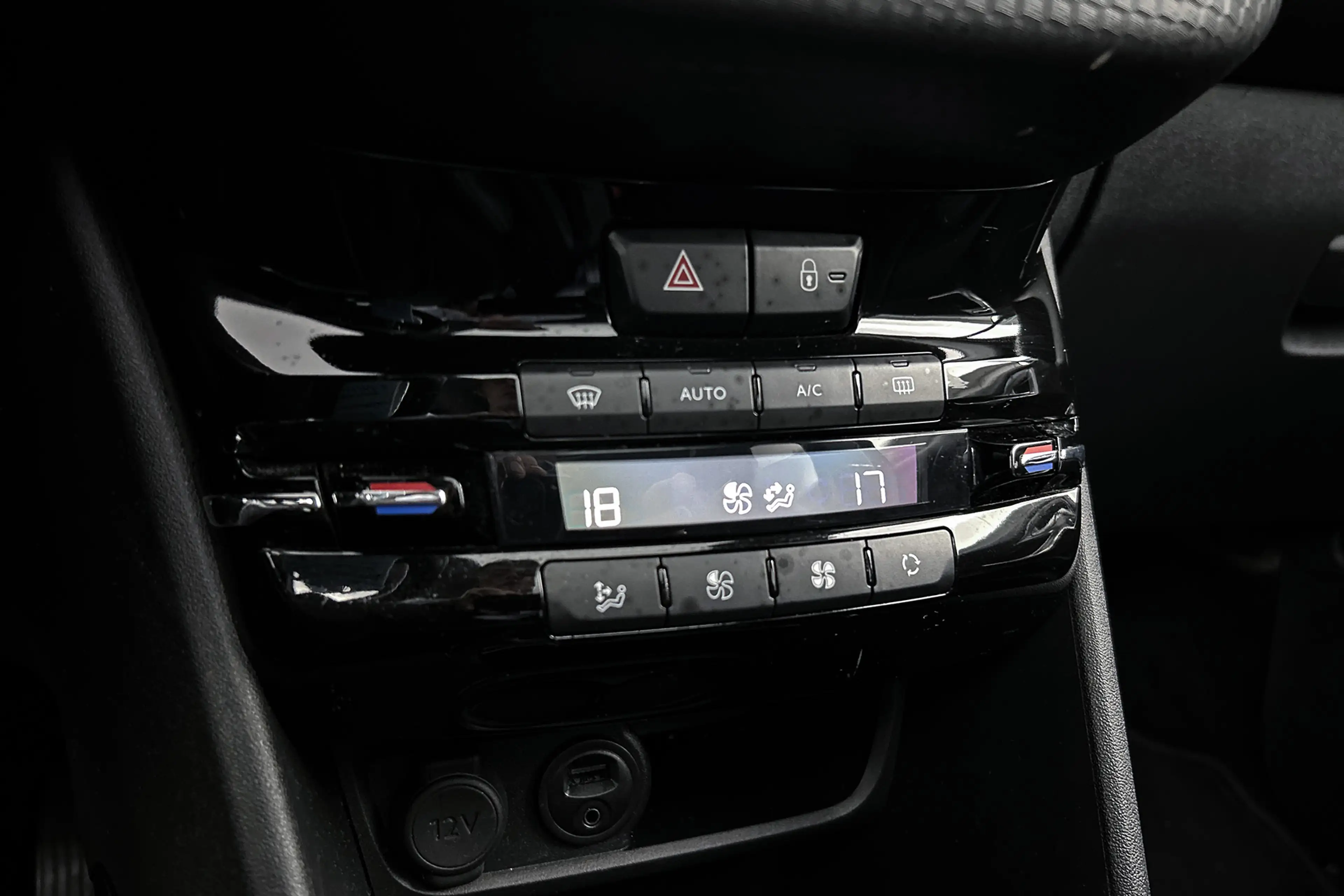 Peugeot 2008 1.2 PureTech Allure | Half lederen bekleding | Pan — photo 17