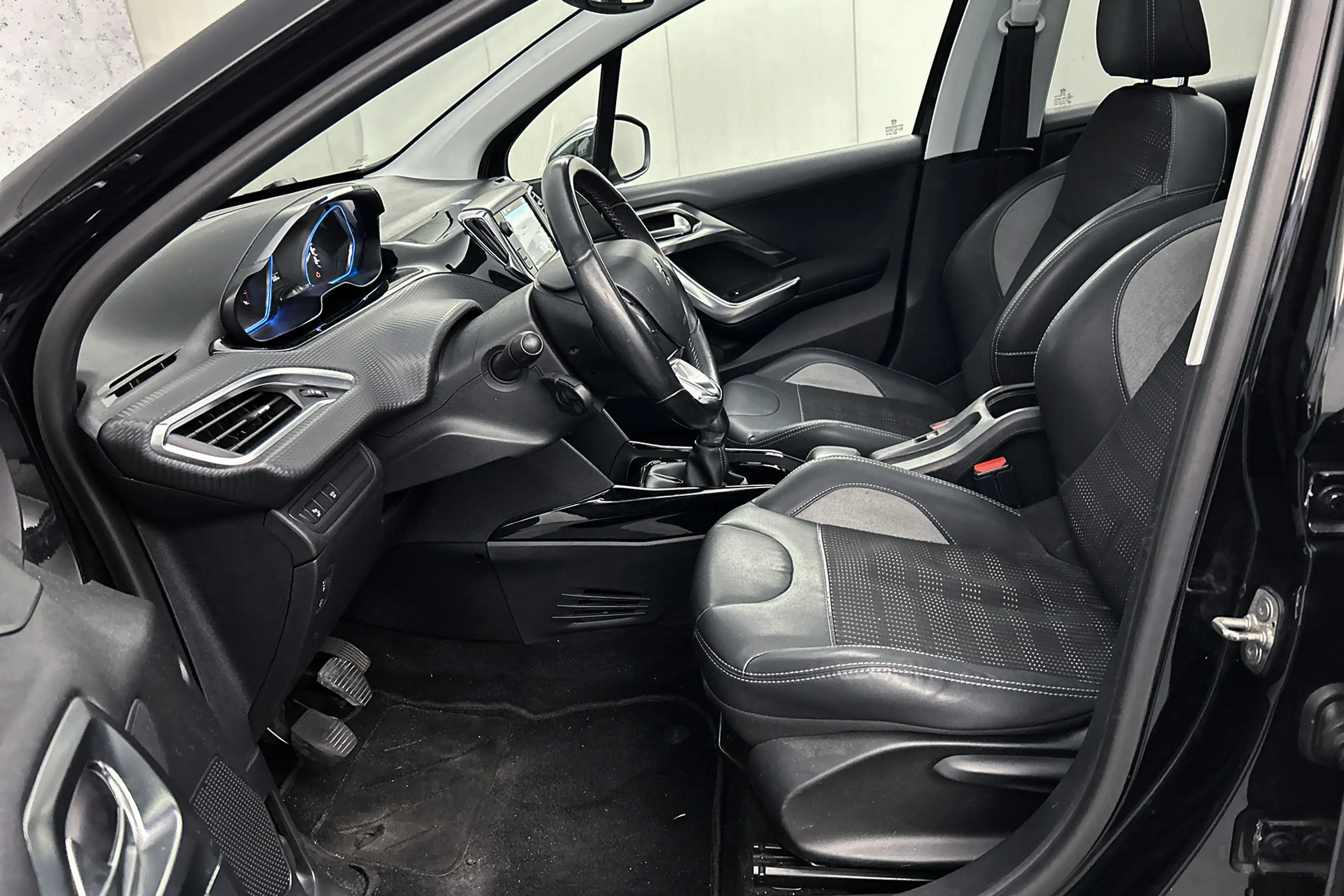 Peugeot 2008 1.2 PureTech Allure | Half lederen bekleding | Pan — photo 25