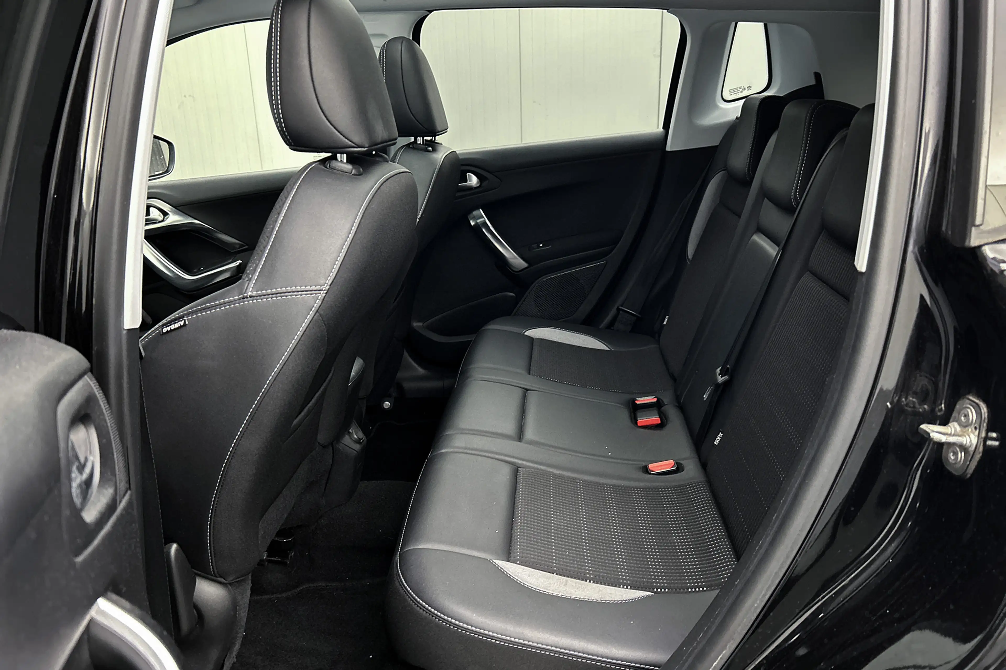 Peugeot 2008 1.2 PureTech Allure | Half lederen bekleding | Pan — photo 23