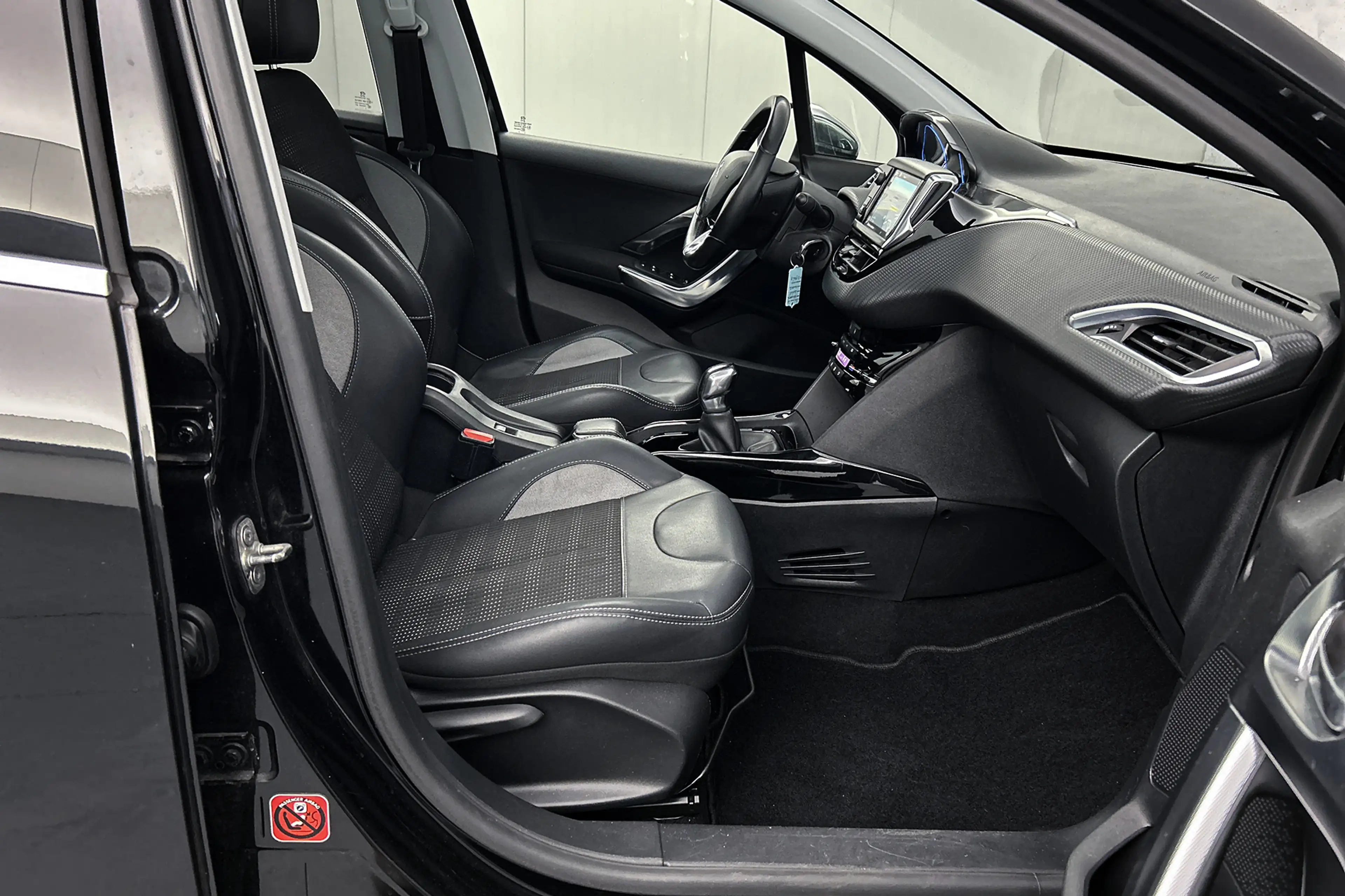 Peugeot 2008 1.2 PureTech Allure | Half lederen bekleding | Pan — photo 26