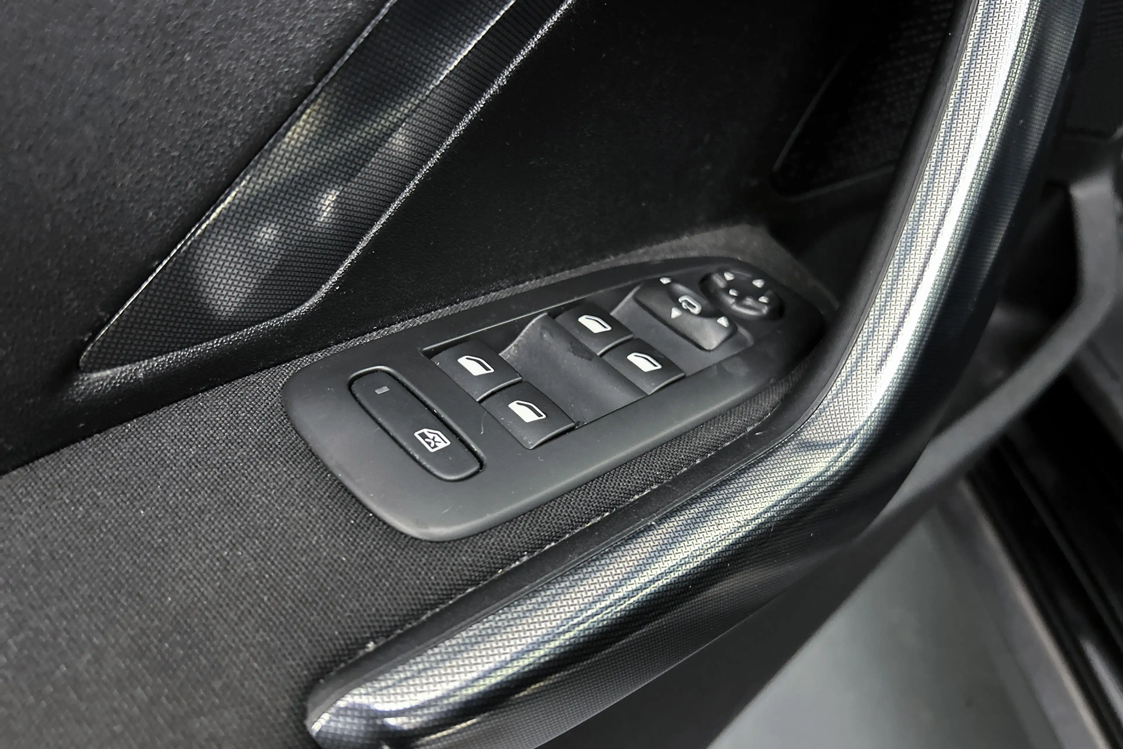 Peugeot 2008 1.2 PureTech Allure | Half lederen bekleding | Pan — photo 18