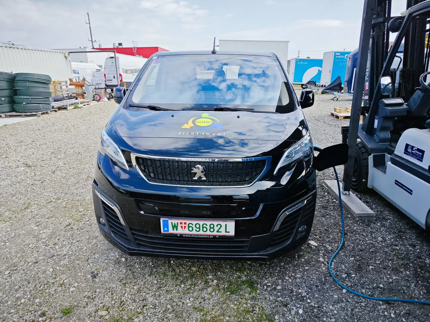 Peugeot e-Expert e-Expert Kombi 136 PS Batterie 75kWh Lang Schwarz - 1