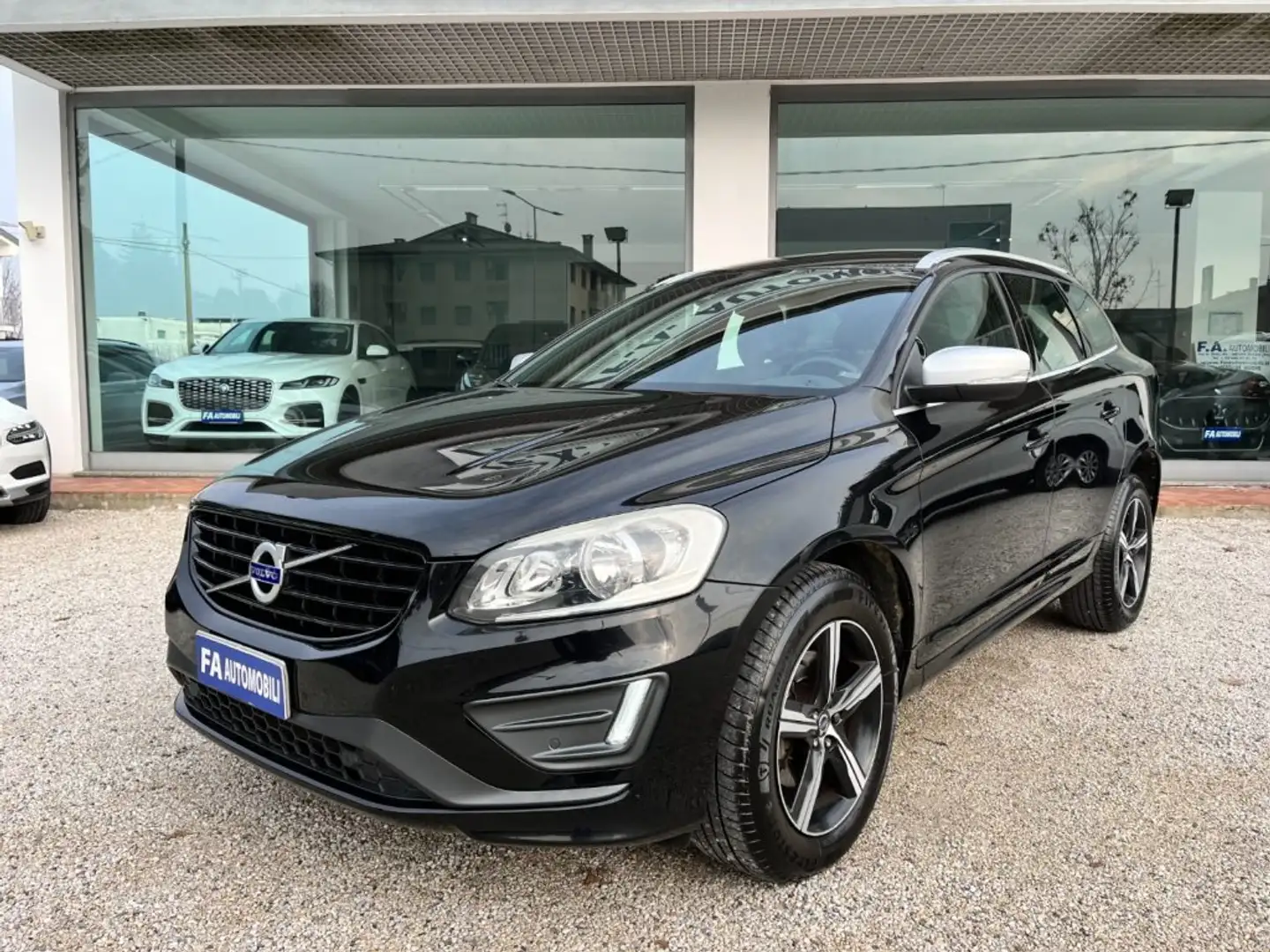 Volvo XC60 D3 Geartronic R-design Nero - 2