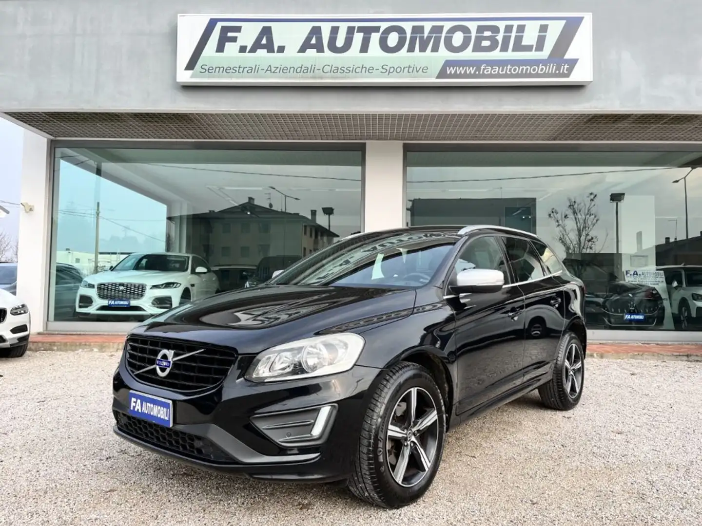 Volvo XC60 D3 Geartronic R-design Nero - 1