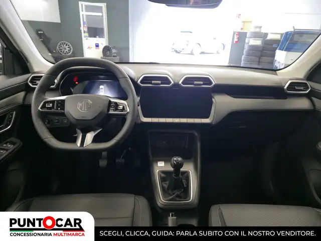 MG ZS view 13