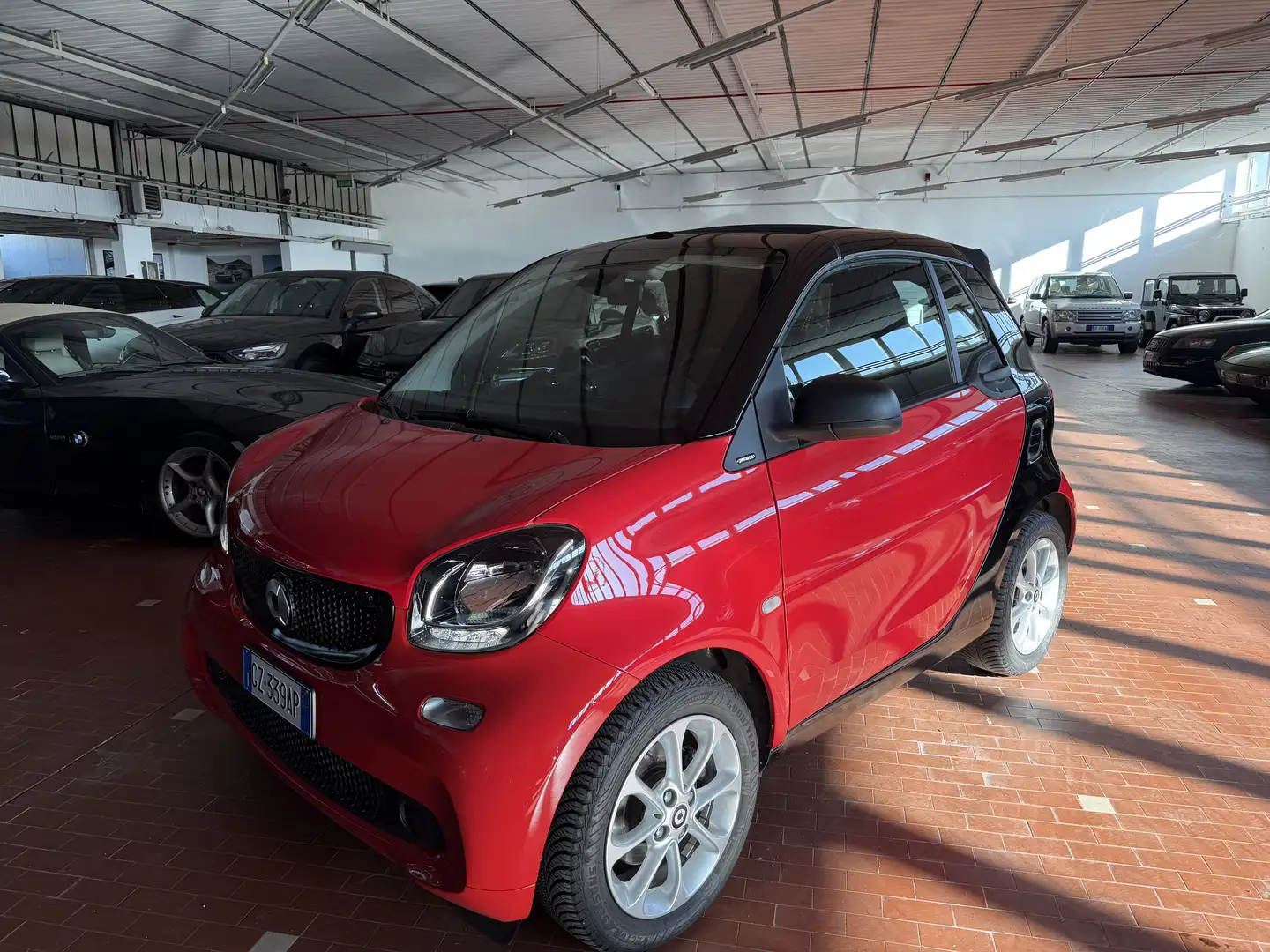 smart forTwo Cabrio 1.0 Passion 71cv twinamic Rot - 1