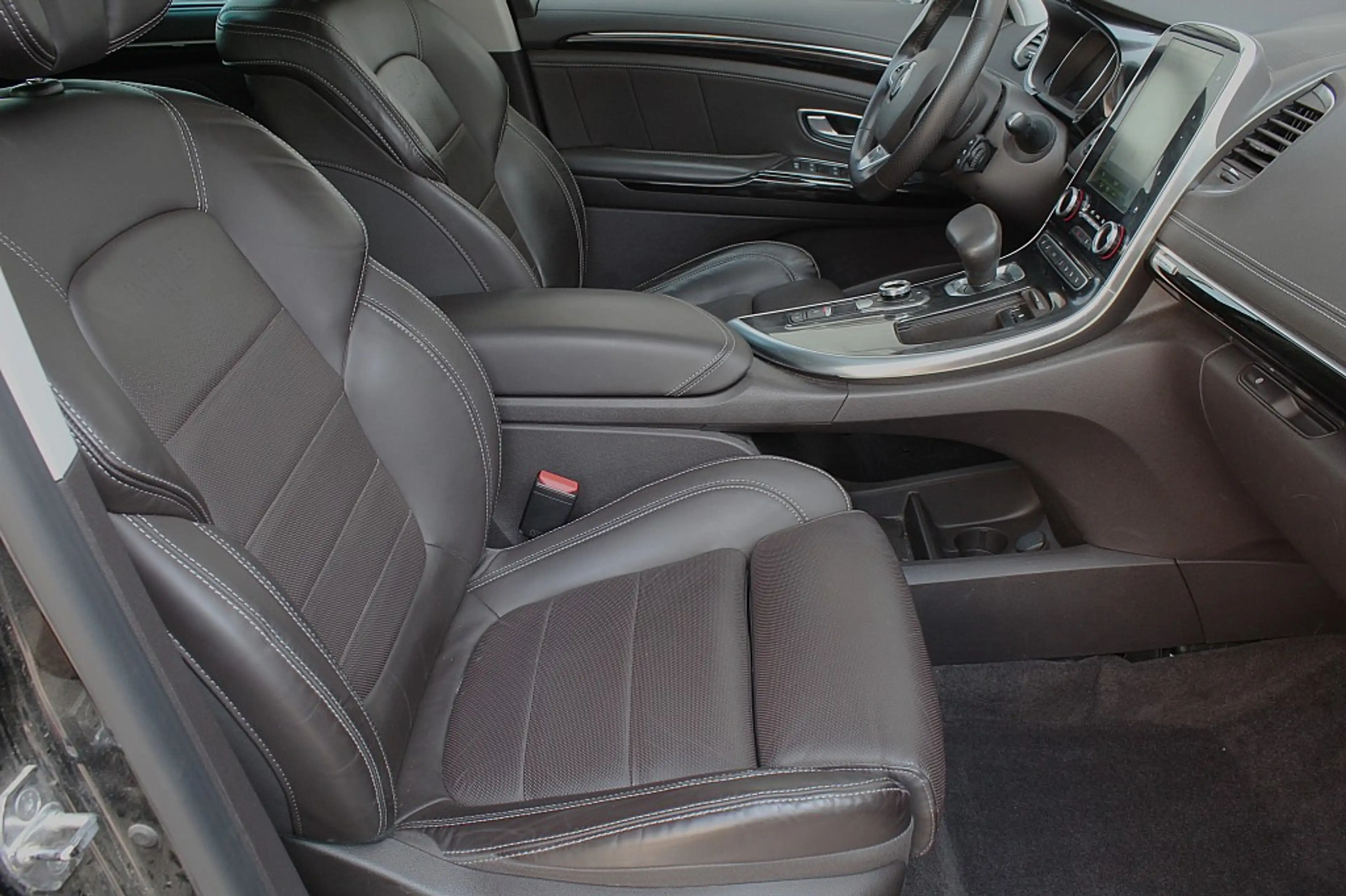 Renault Espace Initiale Paris Energy dCi 160 EDC *7-SITZER* — photo 10