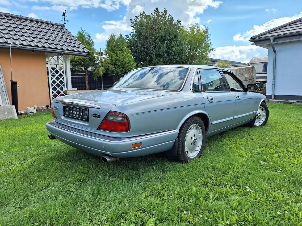 Jaguar XJ