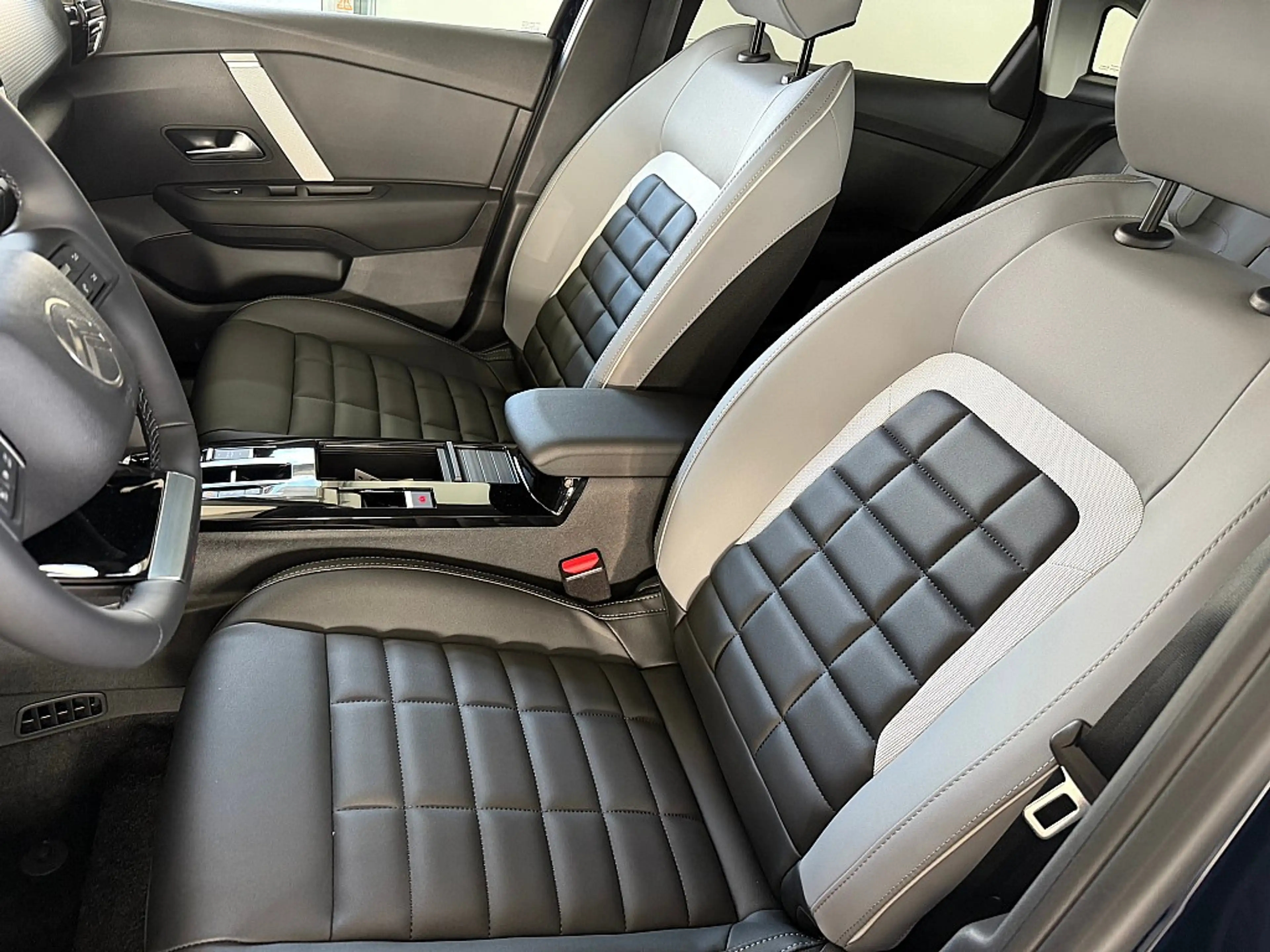Citroen C4 Hybrid mHEV 136 S&S e-DSC Max — photo 10