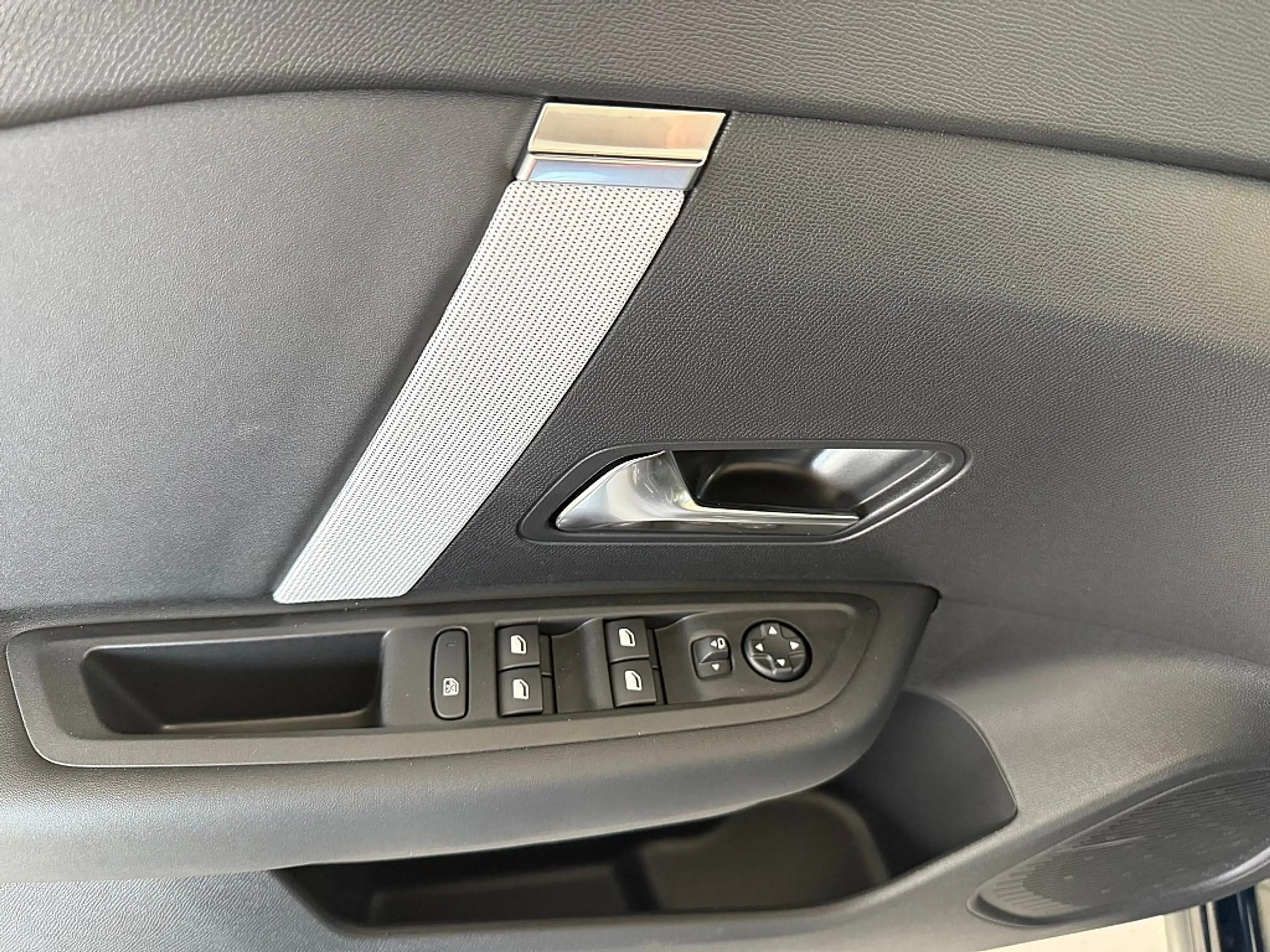 Citroen C4 Hybrid mHEV 136 S&S e-DSC Max — photo 11