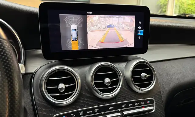 Mercedes-Benz GLC view 16