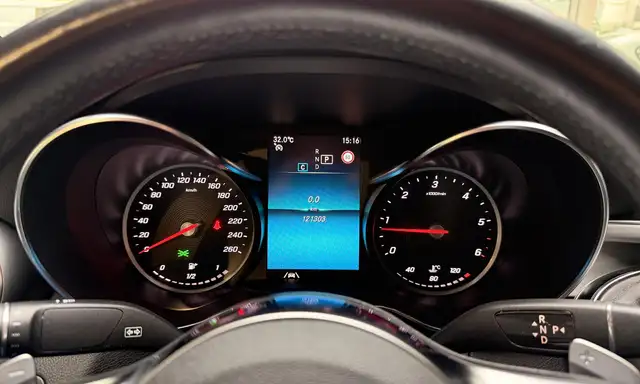 Mercedes-Benz GLC view 14