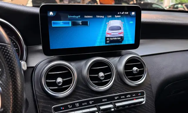Mercedes-Benz GLC view 19