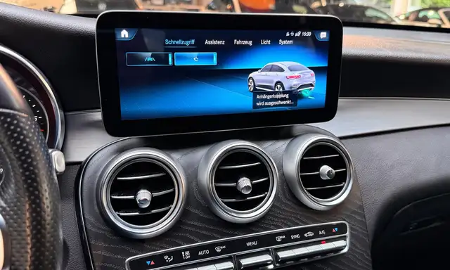 Mercedes-Benz GLC view 17