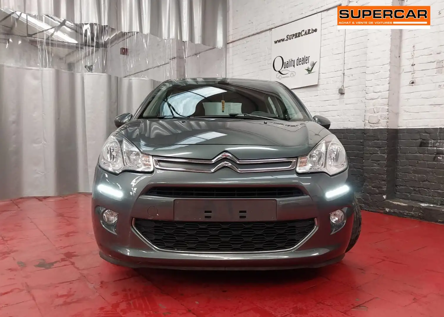 Citroen C3 1.2 PureTech * A/C * Capteurs AR * 185 x 42 * Grijs - 2