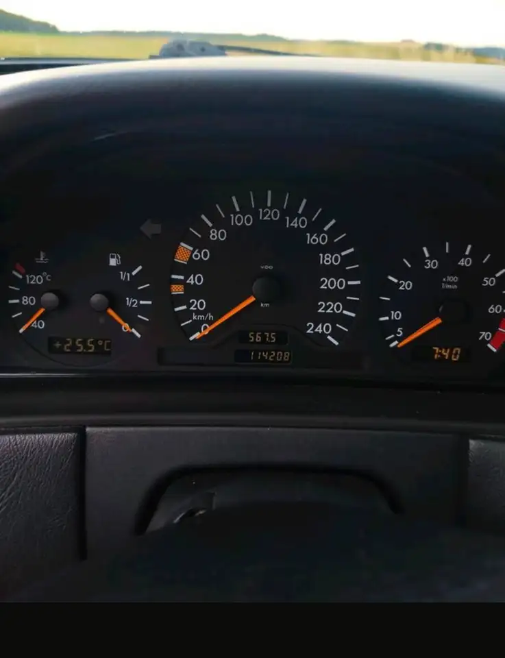 Mercedes-Benz E 200 Elegance, foto 10