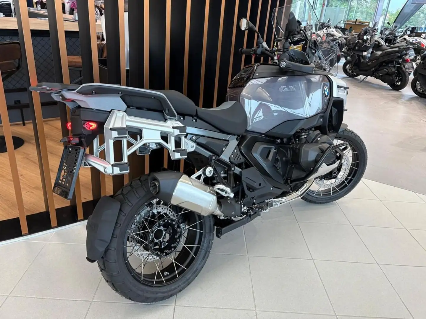 BMW R1300 GS Adventure Noir - 2