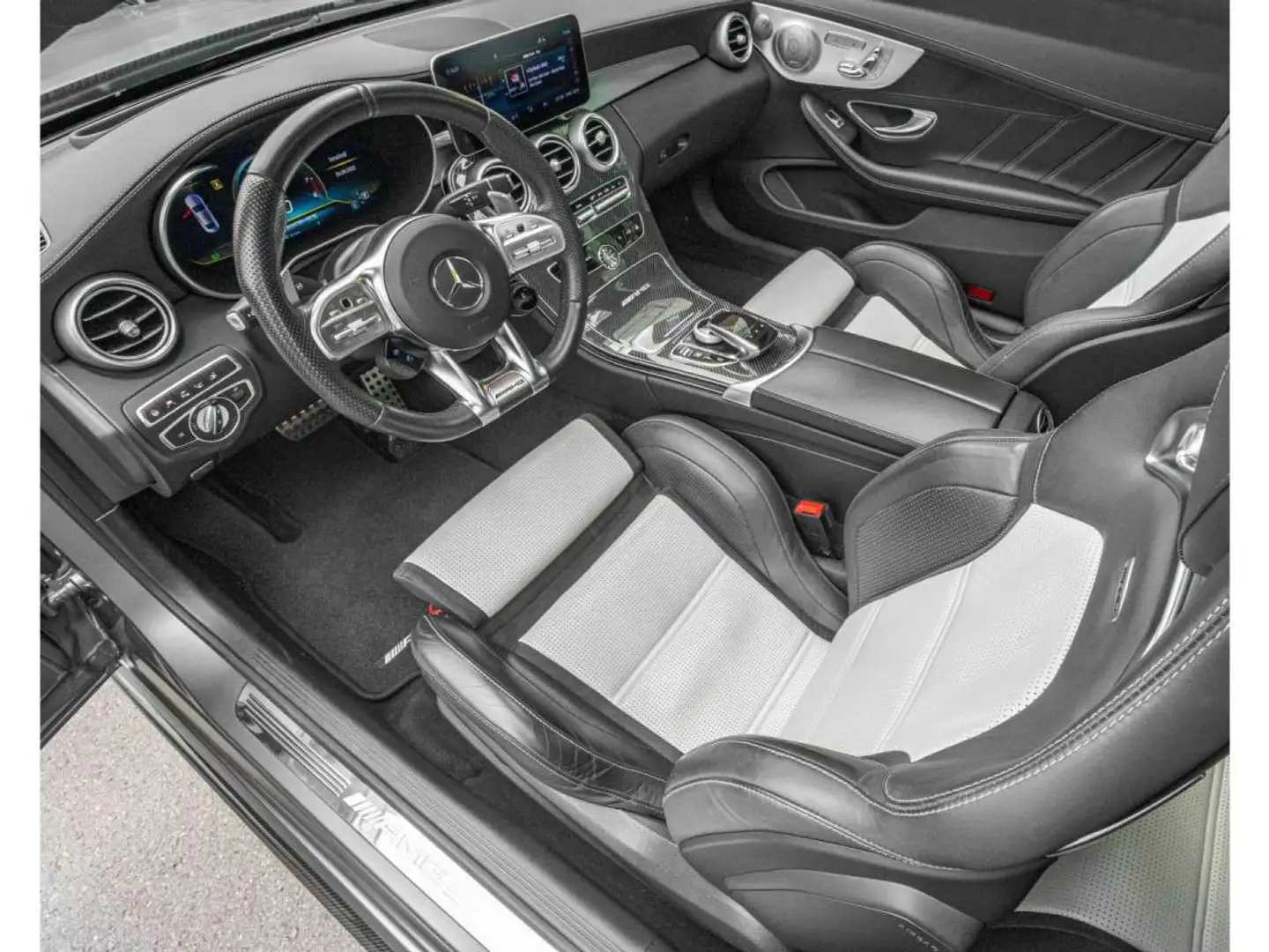 Mercedes-Benz C 63 AMG COUPE/DISTRONIC/CARBON/PERFO/360/VOLL/MAGNO DESIGN Grijs - 2
