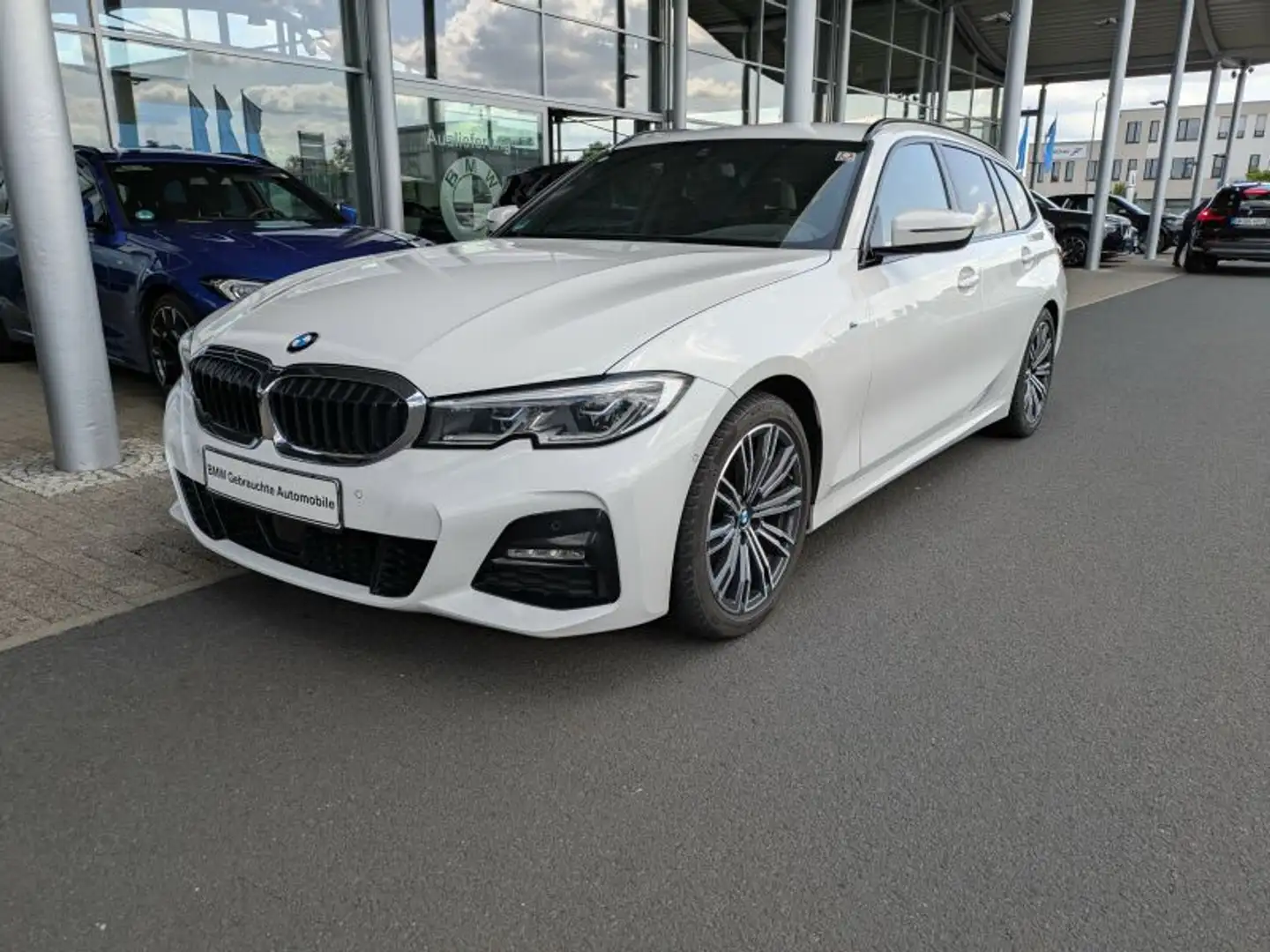 BMW 320 i Tour. M Sport Head-Up. Laserlicht. Memory Weiß - 2