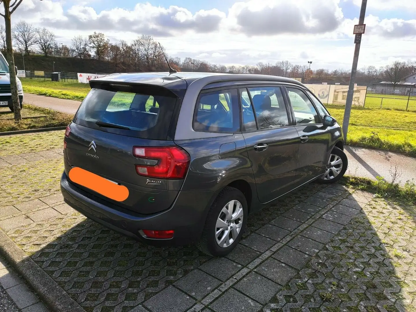 Citroen Grand C4 Picasso Grand C4 Picasso e-HDi 115 ETG6 Exclusive Grey - 1